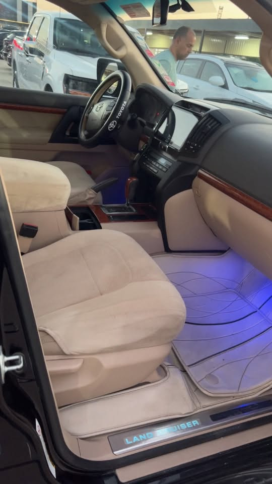 سلام عليكم لاندكروز موديل ١٣بريم فول مواصفات سياره تحويل مباشر ارخص سياره بل سوك سعر سياره ٢٩٥ بي مجال بسيط غير متواجد ع فيس اتصل ودلل ***********
