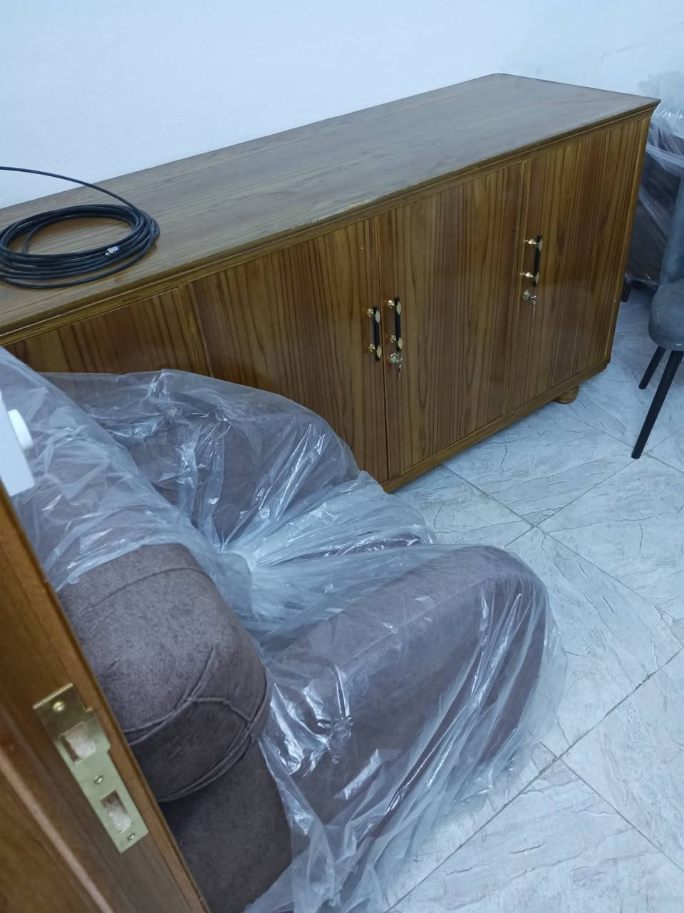 بيت للبيع حريه ثالثه أول تقاطع مال عباده الشعبية يم صيدلية الغفاري مساحته 66 متر طابقين خلفي عكاده نضيف

