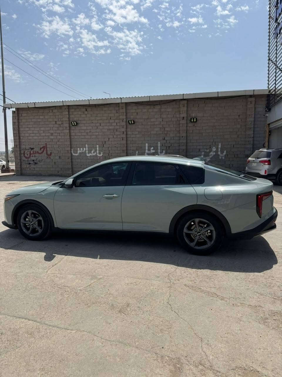 K4 شهداء كربلاء 

صبغ جاملغ عكس سائق فقط نفسه راجع 

السعر  157$
هاتف ***********
عنوان كربلاء
