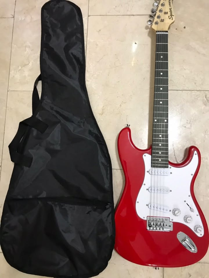 السلام عليكم كيتار كهربائي نوعه squier stratocaster ومكتوب المواصفات على الصوره للبيع مستخدم قليل اشتريته من هذا البيج و ويا ادوات واوتار احتياط السعر ١٥٠ الف بغداد بلديات للاستفسار على هذا الرقم ***********
