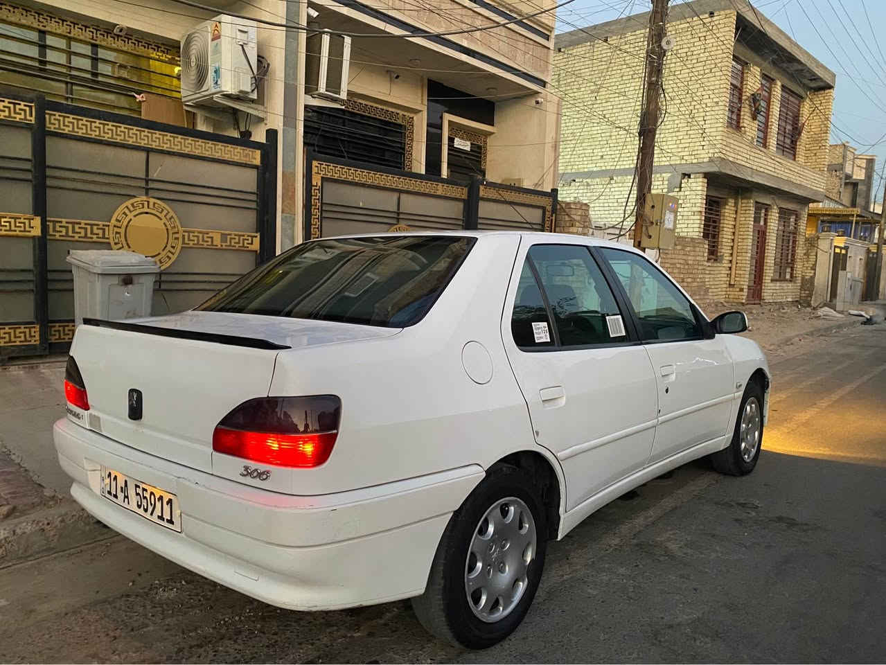 بيجو 306 2001 بيهة بنيد وربع الباب السيارة بلادية ونضيفة كلش 
رقم بغداد ب أسمي ورقمها كلش حلو 
مكينة كير تبريد فوول 
السعر 49 وبيهة مجال بسيط 
للاتصال ( *********** ) بغداد, العراق
