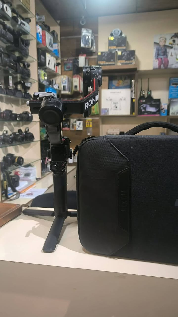 رونن rs2 pro  جديد نضافه 95

اليحتاجه يجي خاص الاشعارات ما توصل عل الفيس
 ***********
