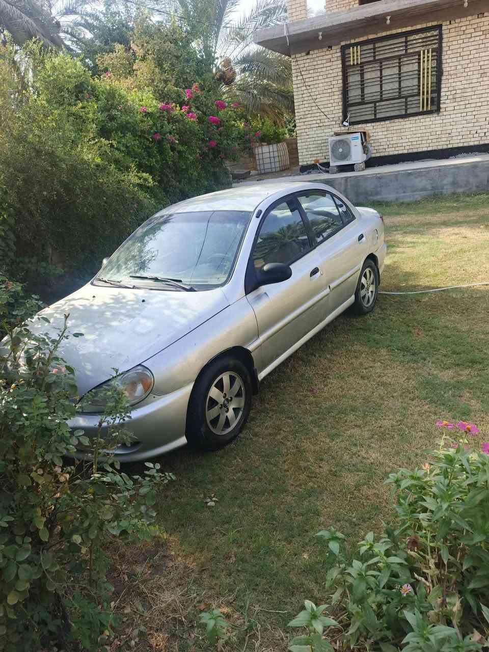 السلام عليكم 
للبيع 
كيا ريو موديل 2002 السياره جاهزه كهربائيات حداديه خير من الله استخدام شخصي تبريدها ثلج السياره نضيفه بمعنى الكلمه 
السعر 38 
اخوان المو شراي لا يعامل ويتعبني 
***********
