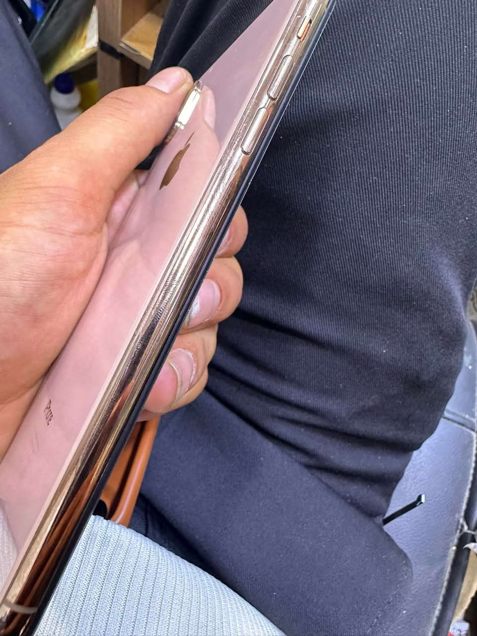 Xs max التفاصيل بصور
بطاريه بلاديه الذاكره 256  العنوان نجف كوفه 
*********** 
السعر ١٧٠

