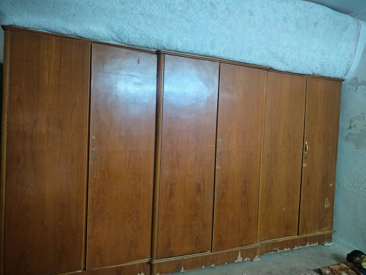 السلام عليكم أغراض للبيع. الاستفسار على الرقم ***********
