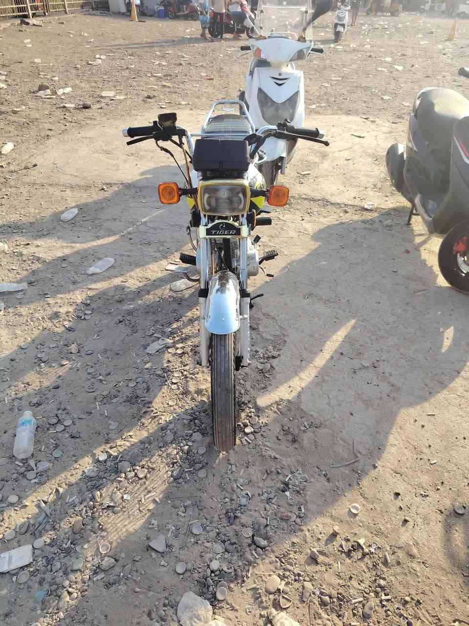 سونك مديل ٢٤ كفاله عامه بالجيس الدراجه ٥٥٠ وبيها مجال بغداد الشعله الخطيب الزراعي ***********
