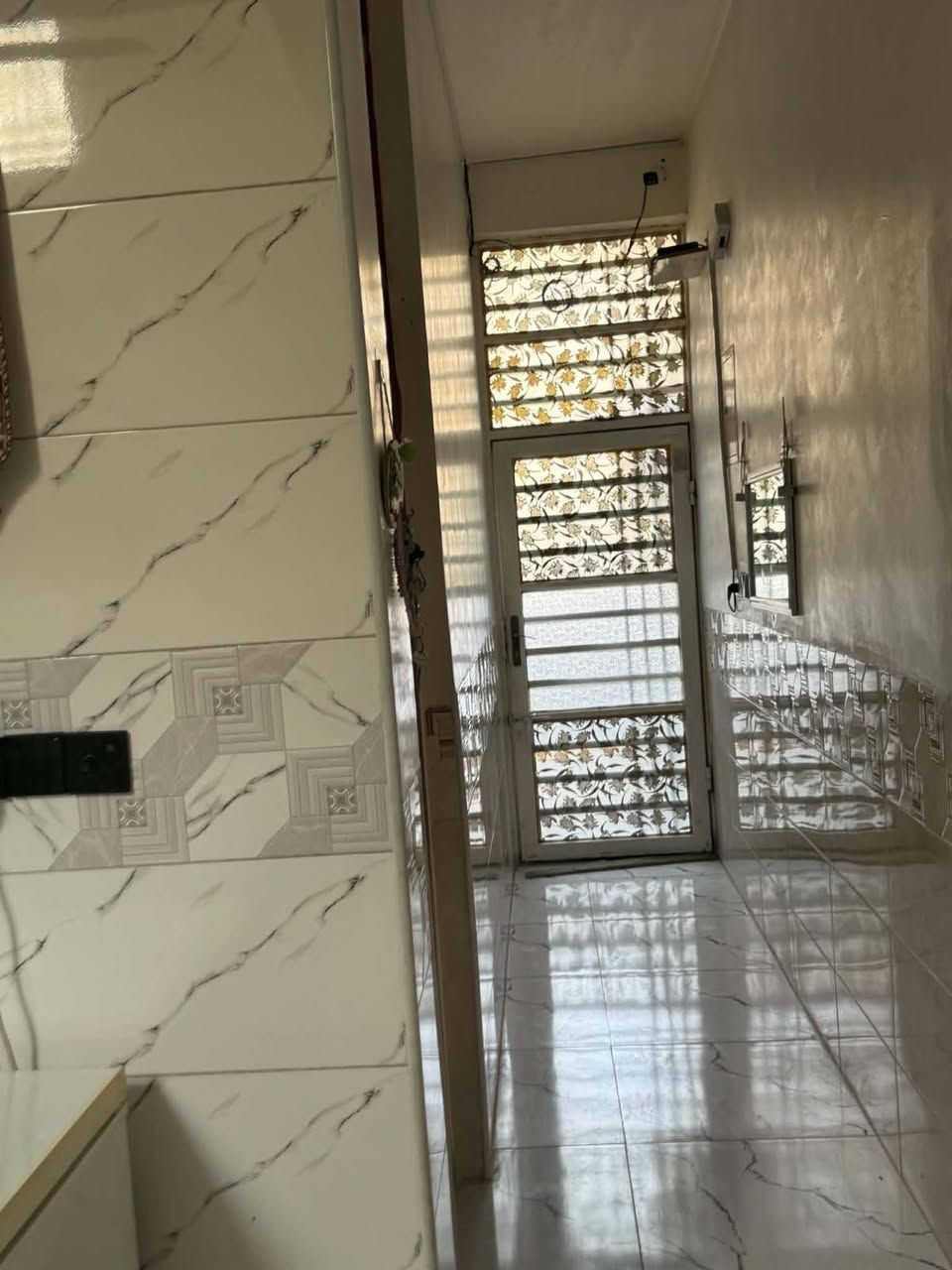 مشتمل للبيع حي الجامعه 
 بناء جديد المساحة 100 طابق واحد 
🏘🏘عنوان المكتب وسام الأماره للعقار🏘🏘 
🤝داموك حي الشهداء مركز شرطة
----------------------- للاستفسار مراسلة الصفحة
اتصال_ ،واتساب  
***********وسام الإمارة
*********** مهند الشمري
 ‏‪***********‬‏ فلاح ابوحسن الاماره
*********** طلال الشمري 
💬 “خلي عقارك بين أيدٍ أمينة – نوصل لك للمشتري أو العقار المناسب في أسرع وقت!
