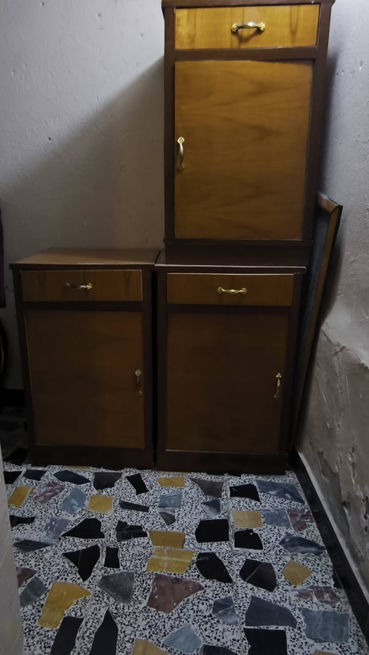 كومديات عدد 3  مابيهن اي ضرر مفصلهن تفصال  سعر 60 بلازمه حجم 32 سعره 60 رقم ***********
