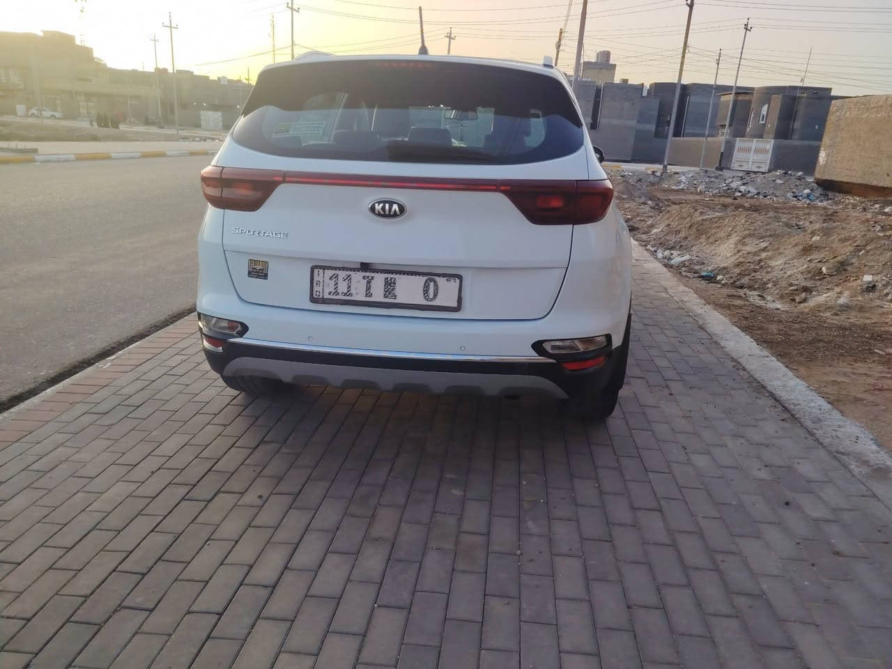 سبورتج 2019 خليجي  رقم بغداد بعدها على نظافة و وضع الشركة بلادية مكفوله باسمي السياره سنويه مجدده ل 2031 
المواصفات : 
مكينه ٢٠٠٠ دوش
مدخل usb aux
تحكم مقاعد كهرباء
تحكم مقود
مقاعد جلد
انوار نهارية
5 ويل كب 
كامره 
بصمة عدد 2
دخول بدون مفتاح بصمه 
مري شفط 
حساسات امامي وخلفي 
شاشه لمس
جاهزه السياره اي نقص مابيه ماشيه 105 الاف
ارضيه جلد
تبريد قطعتين
السعر خاص
 او التواصل على الرقم
*********** علما عليه واتساب
