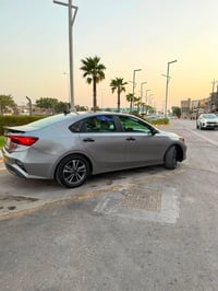 البيع فورتي ٢٣ حادث جاملق بدون دواخل سياره جاهزه صدر تخم تاير تبريد كل...