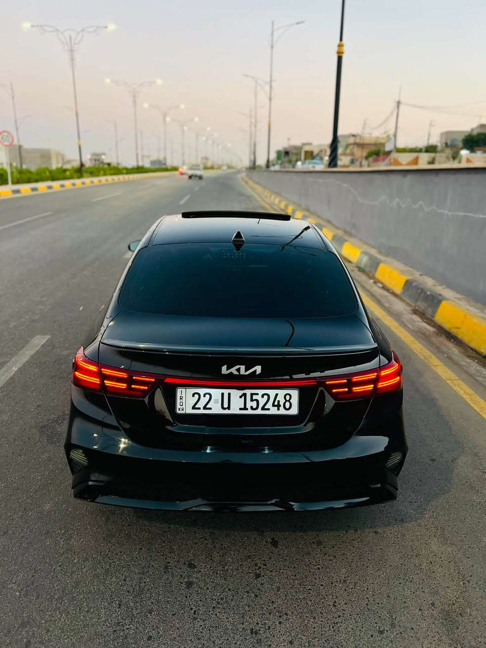 السلام عليكم 
FORTE GT LINE
موديل 2023
مواصفات فول واحد على واحد :
فتحة سقف
بصمة تشغيل 
كشنات جلد تدفئة وتبريد
رادار امامي وخلفي وقيادة ذاتية
نوع المحرك 2000 دوش المرغوب 
السيارة ماشية 24000 الف ميل 
السيارة كلين بدون صبغ 
كفالة عامة بدون داخل بدون ايرباك 
للتواصل 
***********
***********
موجود واتساب
