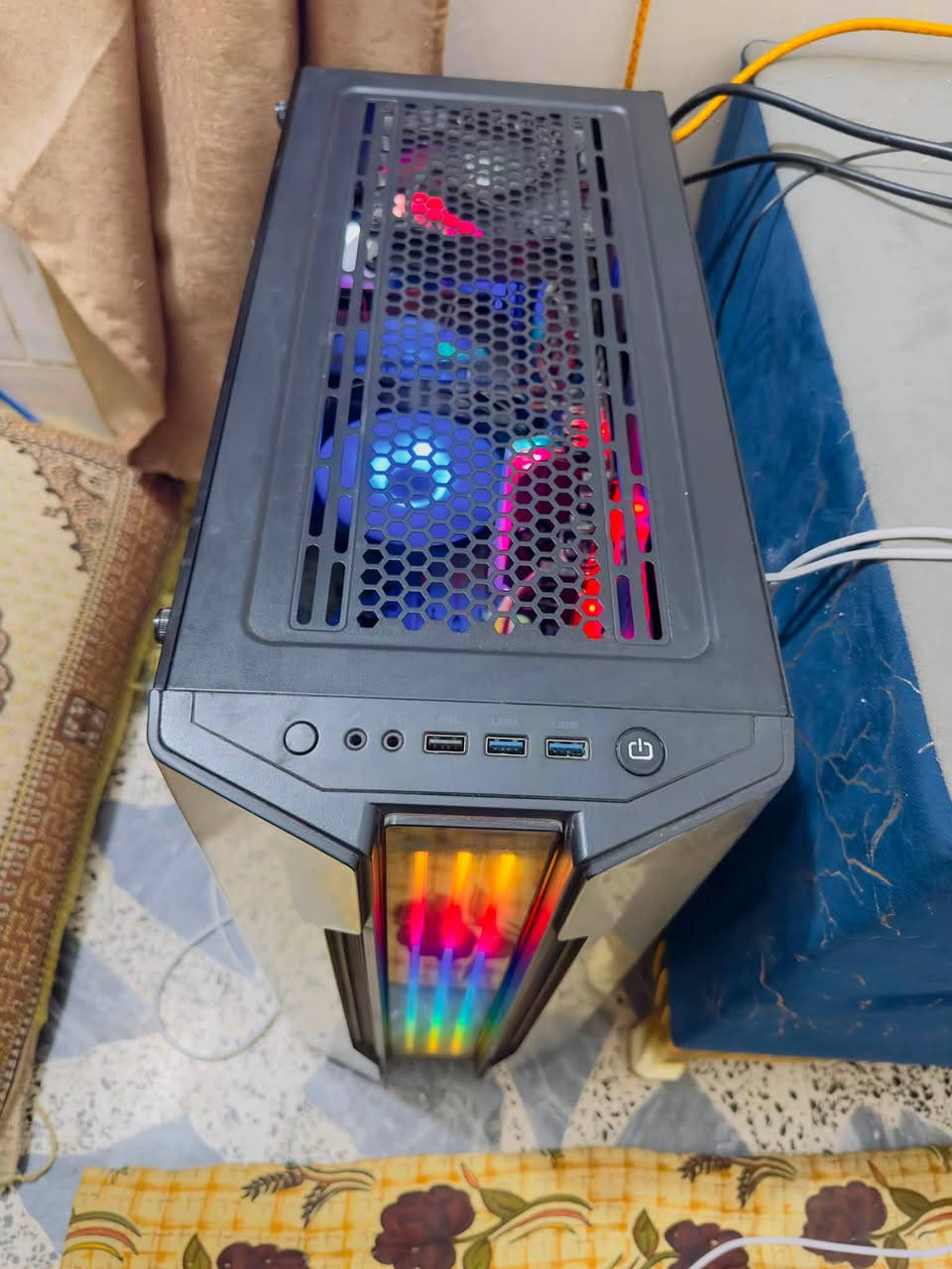 السلام عليكم بيسي للبيع

معالج AMD 5 3600 
كرت شاشه RX5600XT MSI
رامات 16g MSI ddr4 3200
مذر بورد MSI 470 PRO
مبرد هوائي جهتين 
بور سبلاي يمكن 550w
هارد عدد ثنين 1T مع256g

سعر 750 

***********
