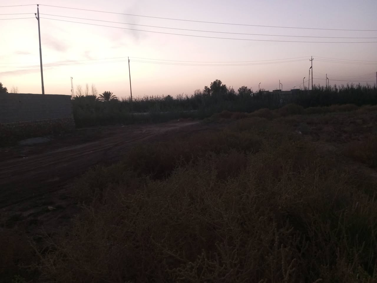 قطعه 300 متر  خلف المنتزه حي المهندسين مباشر طابو سند 25 علة شارع مباشر خدمات ماي وكهرباء مولد ‏‪***********‬‏ مكتب الفراشه الذهبية حي المهندسين
