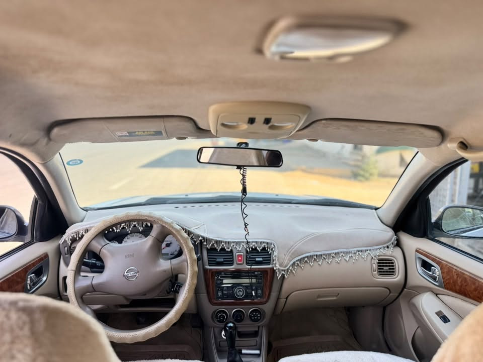 بەناوی خوای گەورە
سەنی یابانی 
مۆدیل 2010
210هەزار رۆیشتوە 
بێ بۆیاخ یەک تۆز PDRهەیە 
یەک دینار مەسرەفی تیانیە
ژ.م***********
لەگەل ڕێزی ئەدمین
