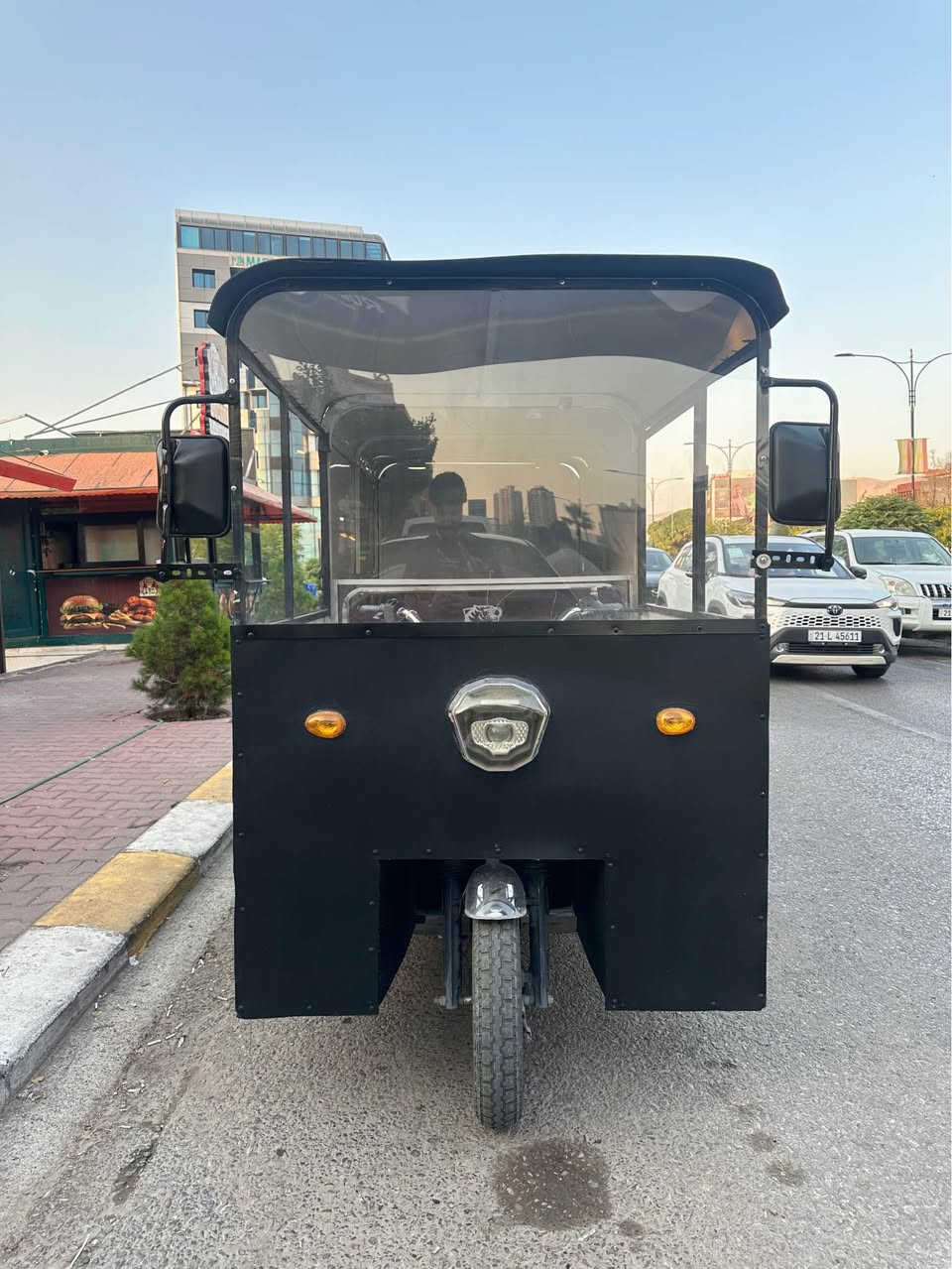 ماتۆری ٣ تایە 

ماتۆری شەحنی ٣ تایە دەسکاری بۆ کراوە کراوە بە ڤانێکی بچوک 
شەحنەکەی بەشی ٢٠-٣٠ کم رۆشتن ئەکات 
هەموو شتێکی مەزبوتە 
نرخی ١٤ وەرەقە و کەمێ مەجال 
*********** السليمانية, العراق
