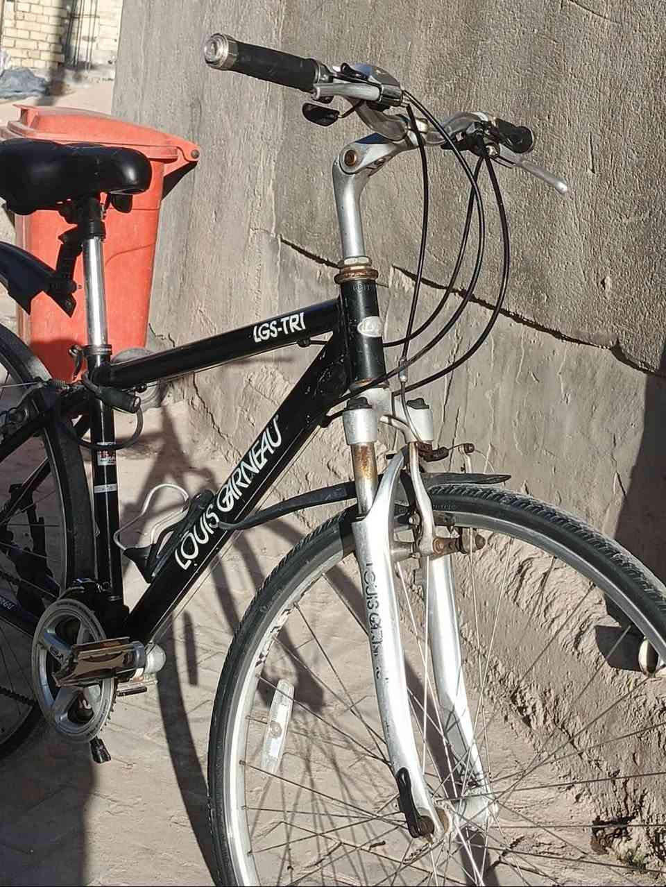 🚲 للبيع بايسكل Louis Garneau LGS-TR1 كندي
للبيع بايسكل Louis Garneau LGS-TR1 أصلي، بايسكل مرتب وحلو للاستخدام اليومي والرياضة.
🔹 الماركة: Louis Garneau
🔹 الموديل: LGS-TR1
🔹 القيرات: كلها شغالة وتبدّل طبيعي ✅
🔹 الفرامل: أمامي وخلفي شغالات ✅
🔹 الحالة: جيدة ومرتب
🔹 العجلات: 700C
📍 المكان: بغداد
💰 السعر: 220 ألف قابل للتفاوض

للتواصل خاص او على الرقم التالي

***********
