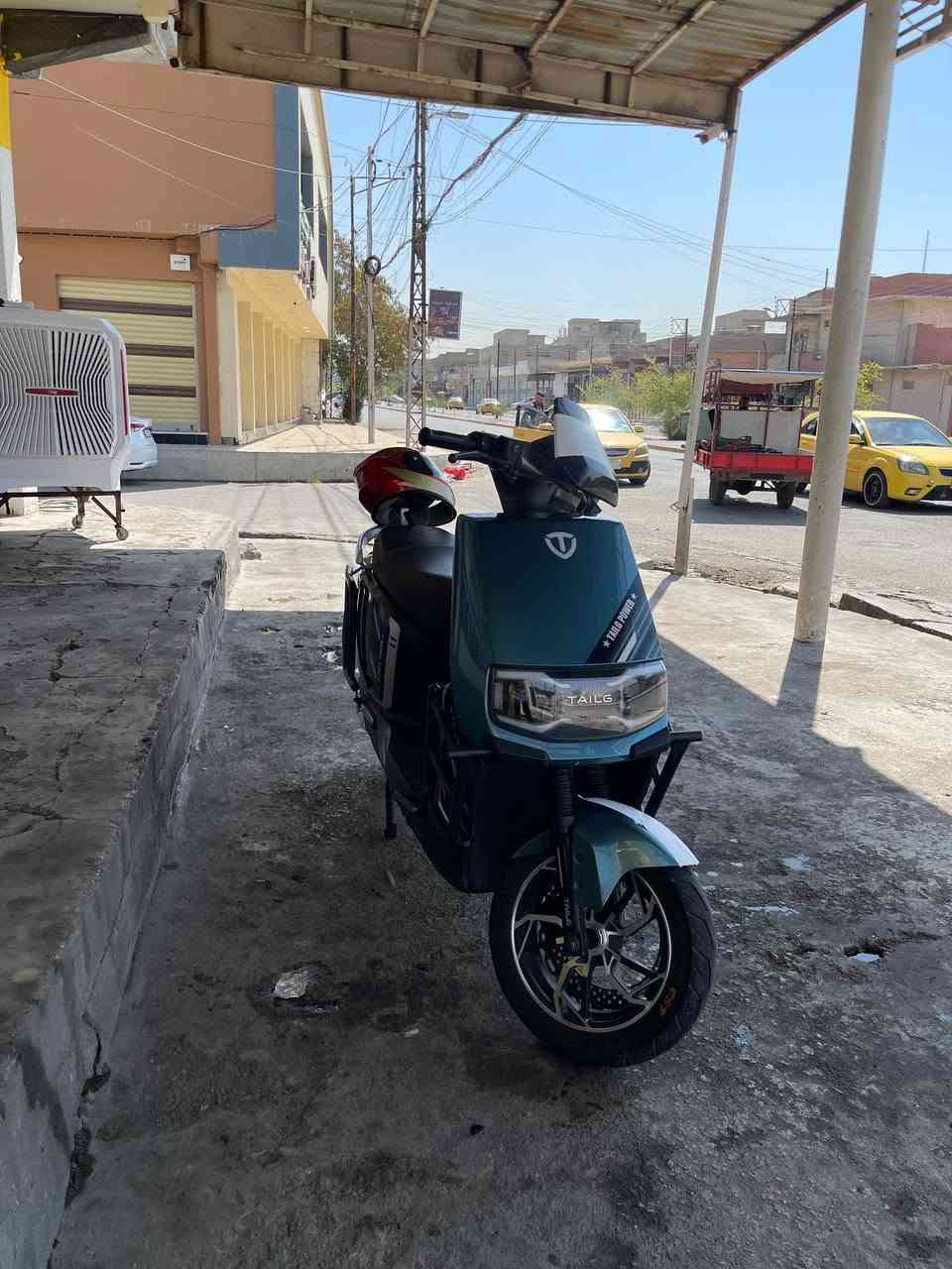 السلام عليكم تيسلا للبيع معروفه مواصفات شرط الفحص وين ما تريد جلخ واحد ما بي شرط سرعه حقيقي 80 ملف 2000 بصمتين شرط معروفه مواصفات تسلا السعر مليون 50 بي مجال شراي يتصل او يراسلني واتساب ***********
