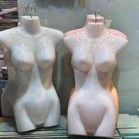 نظيفة • حوالي ٧٠ • واتساب
