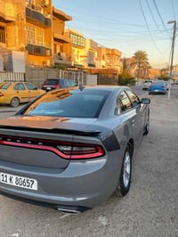 دوج جارجر SXT  (امريكي) موديل: 2023 اصل اخر اصدار لون :اسمنتي المحرك :...