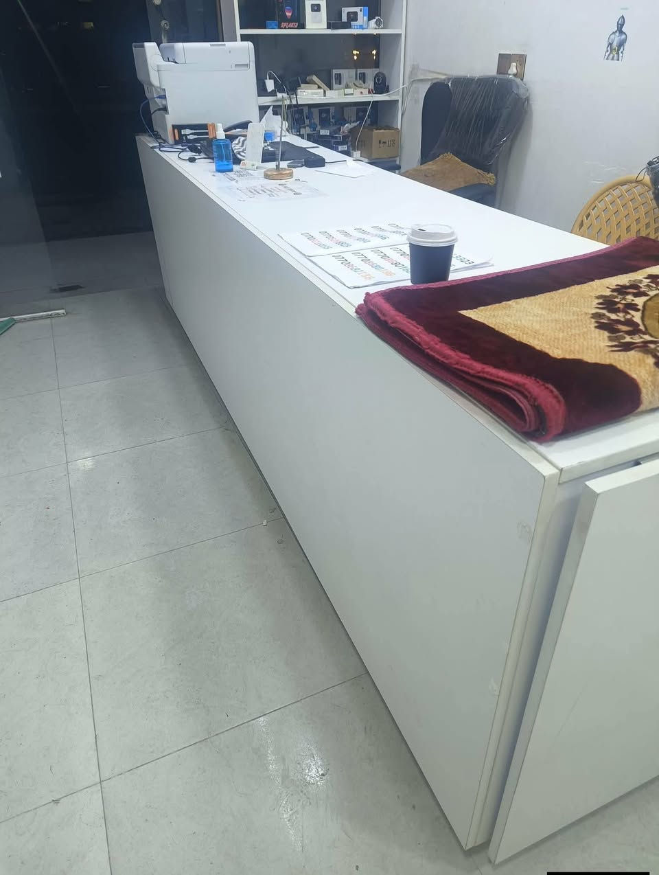 بۆ فرۆشتن
***********
گەر موشتەریت تەلەفۆن بکە
