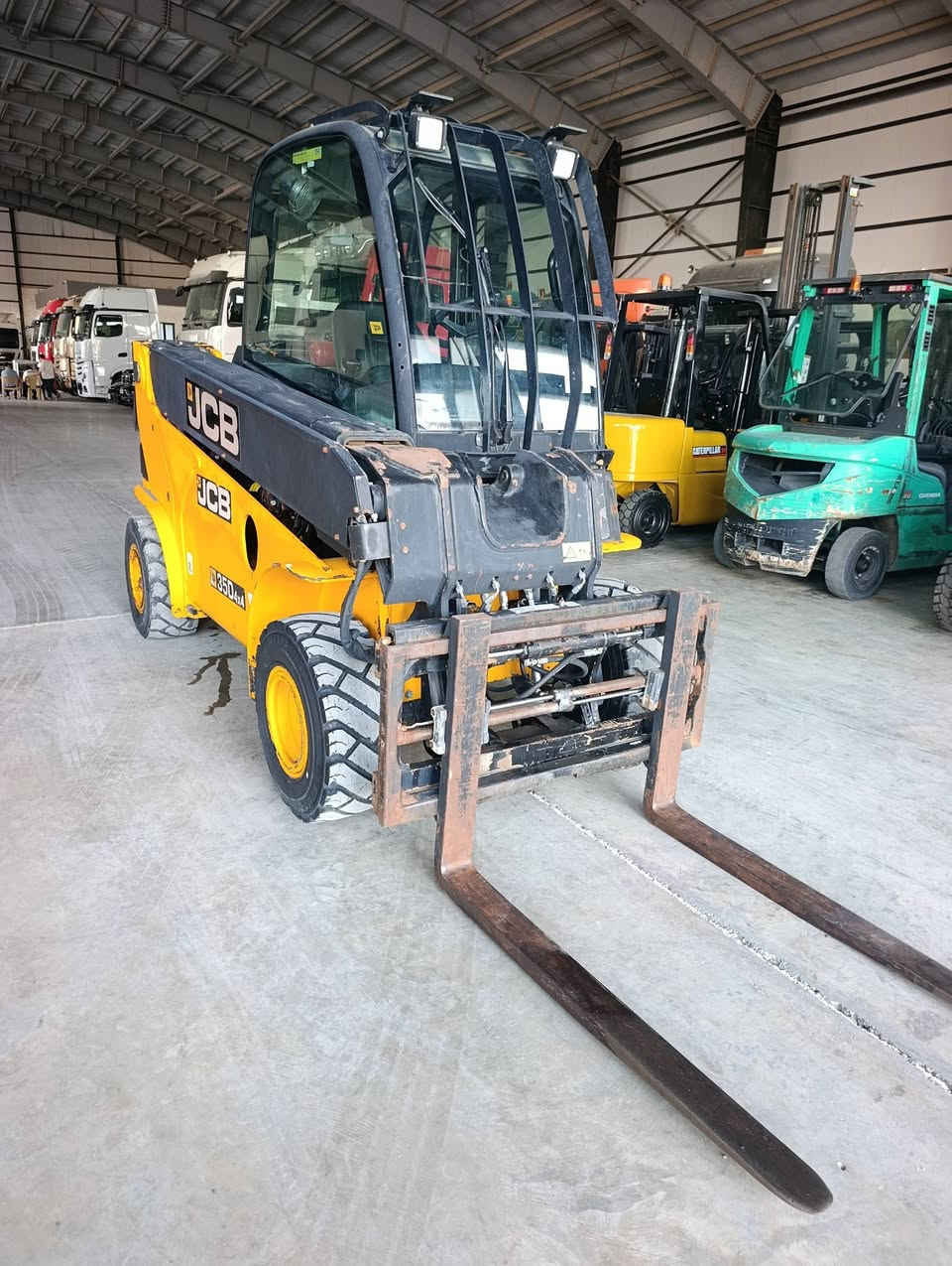 جيسيبي JCB  2014
 حجم  3 طن و نص مستخدم أوربا فقط
 دخول جديد  جب ناصي 2 قطع  ارتفاع الجب  3.70  مترات   4 حركات  محرك jcb  ديزل 
 آوراق منفيس مؤقت مشتغله قليل شوكيه مكفول كفاله عامە  للاستفسار   عن السعر اتصل على الأرقام  ***********  ابو ڤاران
 او مراسله واتساب  يوجد توصيل 🚚 الى جميع المحافظات  @highlight
