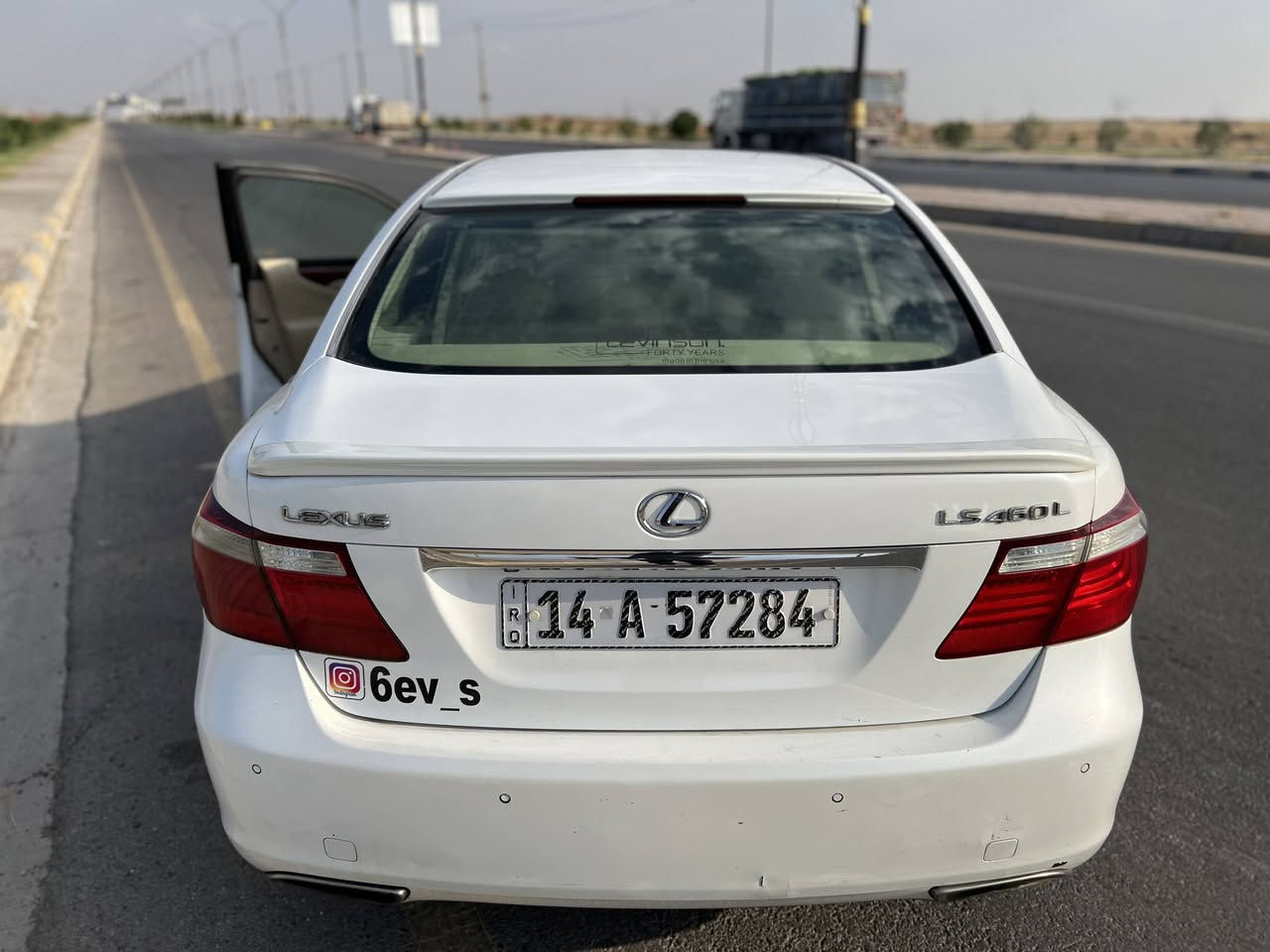 سلام عليكم
سيارة للبيع 

لكزس LS460 فئة اللارج (وارد خليجي)

(مكفوله كفاله عامه من گير ومكينه ولغد وايرباك ومن كلشي مكفوله بدون حادث)

السنويه ب اسمي تحويل مباشر

رقم السياره بصره انكليزي  مشروع وطني

ممشاة السيارة(141 ألف) km

1_دفع خلفي (أكسل)تو ويل

2_محرك V8سلندر 

3_ناقل حركة(گير) 8 نمر

4_أربع ابواب شفط بصمات

5_صندوق السياره اوتو شفط

6_نظام الصوت شركة (مارك لفنسون)

7_شاشه اماميه+شاشه خلفية بلسقف(DVD)

8_كشنات الامامية والخلفية (كهربائية)

9_كشنات الامامية والخلفية (تدفئه وتبريد)

10_مقاعد الامامية والخلفية (خزن ميموري)

11_مودات تحكم ستيرن صوت واتصال+HOLD

12_مشاش ماء لايتات(زراك لايتات)

13_مري قلاب مع انارة ترحيب

14_دخول ذكي

15_سايد بريك بصمه 

16_حساسات رادارات نقطه عمياء 

17_فتحت سقف

18-سستم لايتات زنون يخبل 

(السياره جاهزه من كلشي  تخم تايرات عليها جديد وادامه كاملة للبلكات والنوزلات والمجاول وشرط ترايك وين ما يعجبك انت)

ملاحظة:::::::: هلال عكس السايق بي رش صبغ ع كد المكان اثر شخط لان معروف اللون الابيض الصدفي ميتقلم موجوده الصوره قبل وبعد 

سعر السيارة:147 ورقه وبيها مجال للطيبين 

مكاني بالموصل

الاتصال ع الرقم أو واتساب:***********
