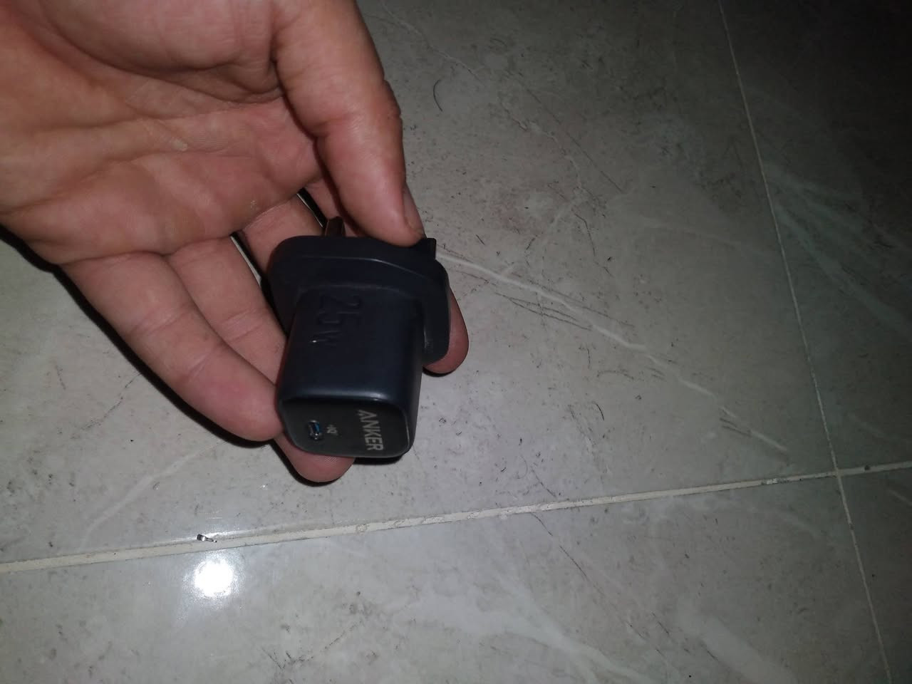 انكر • اصليه • ايفون ١٦ و١٧