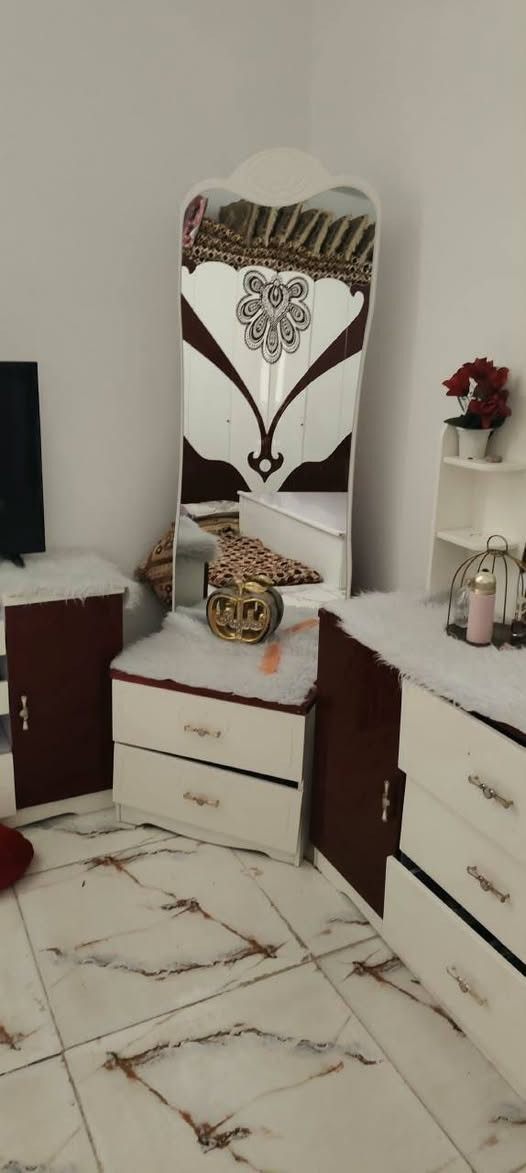 غرفه تركي للبيع نضيفه كلش السعر خاص
الاتصال على الرقم ***********
