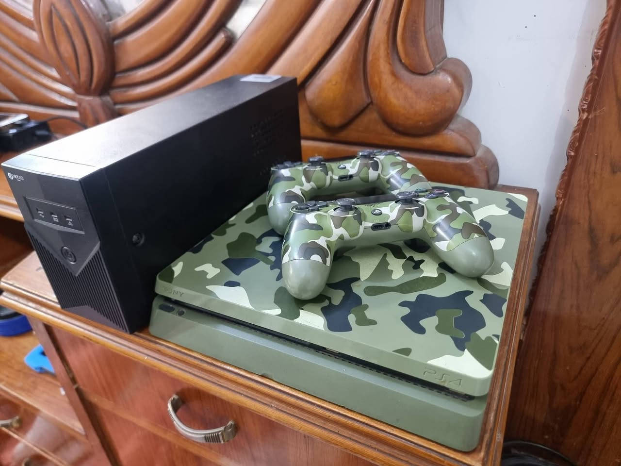 مساء الخير 
بسعر مناسب جدا مستعجل على البيعة 
بلي 4 سلم مهكر ps4 نظام 9 
باندل نسخه Call of duty ذاكره 1 واحد تيرا 
الجهاز نضيف جدا لوك ستيكر جويستكات اصليه
كامل ملحقات مع UBS جديد ويحتوي ع  27 لعبه
كول اوف ديوتي بلاك اوبس 1 و 2  وباقي الألعاب 
عنوان بغداد الحرية للاتصال او واتساب
***********
