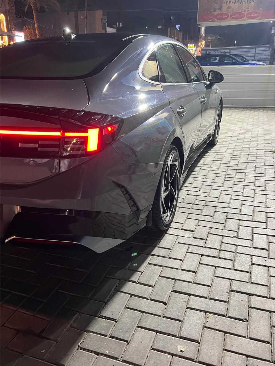للبيع سوناتا 2024 فول لاخير اسمنتي 
بنوراما 
ماشيه 25 مايل 
داخل ابيض جلد 
بصمه تشغيل عن بعد 
كشنات تدفئه 
كشن سايق كهرباء 
رادار امامي وخلفي وجانبي 
كامره دواره 
لد امامي
لد خلفي 
حادثها جاملغ خلفي عكس سايق وباب لخلفي نصه مصبوغ كلير من امريكا 
مكان سياره بغداد الكرخ / السيديه 
سعرها 21 ونص وبيها مجال لشراي ولي مو شراي ليتصل اصلن متواجد ع رقم فقط 
***********
*********** بغداد, العراق
