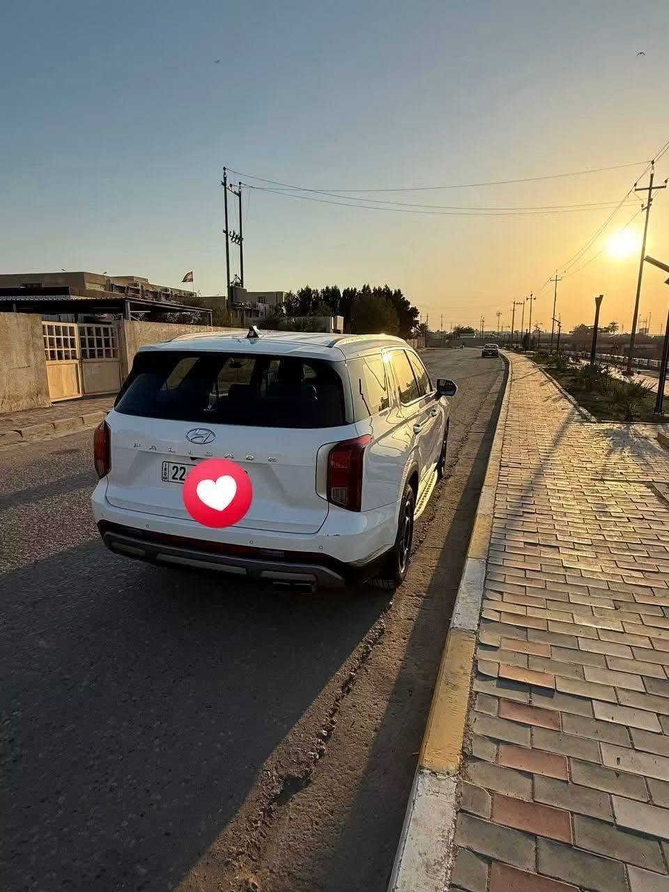 السلام عليكم
هيونداي بليسايد 2023 
أبيض
وارد كوري
مكفول
فول مواصفات عدا الفتحة 
أربع كامرات 
رادارات 
نقاط عمياء 
تحديد مسار 
قيادة شبه ذاتية 
تشغيل عن بعد 
تقديم وترجيع عن بعد 
دوسات بلادية
رقم أربيل 
بالإضافة إلى بعض المواصفات المعروفة 
السعر : 33000دولار قابل للتفاوض 

للاستفسار الاتصال على 
***********
