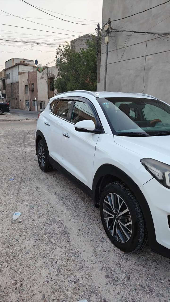 السلام عليكم 

سيارة توسان خليجي 2019 للبيع نضيفة كلش مابيها اي نقص سيارة جاهزه كلش تخم تاير جديد +ودوشمة جديدة
سياره رقم بغداد وباسمي تحويل ثاني 
الشراي يتصل هذ رقمي *********** بغداد, العراق
