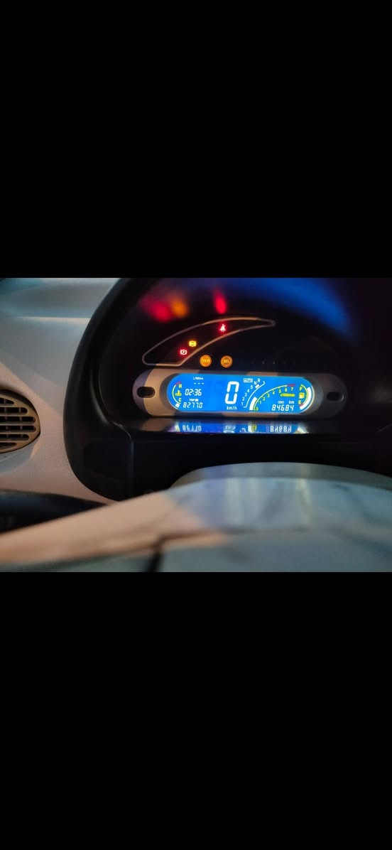 اسلام عليكم اخوان سيارة 🚗 كيو كيو البيع مكفوله من كلشي جديده كير ومحرك وتبريد مكفول هذ رقمي *********** تواصل واتساب العنوان بصرة جنينه
