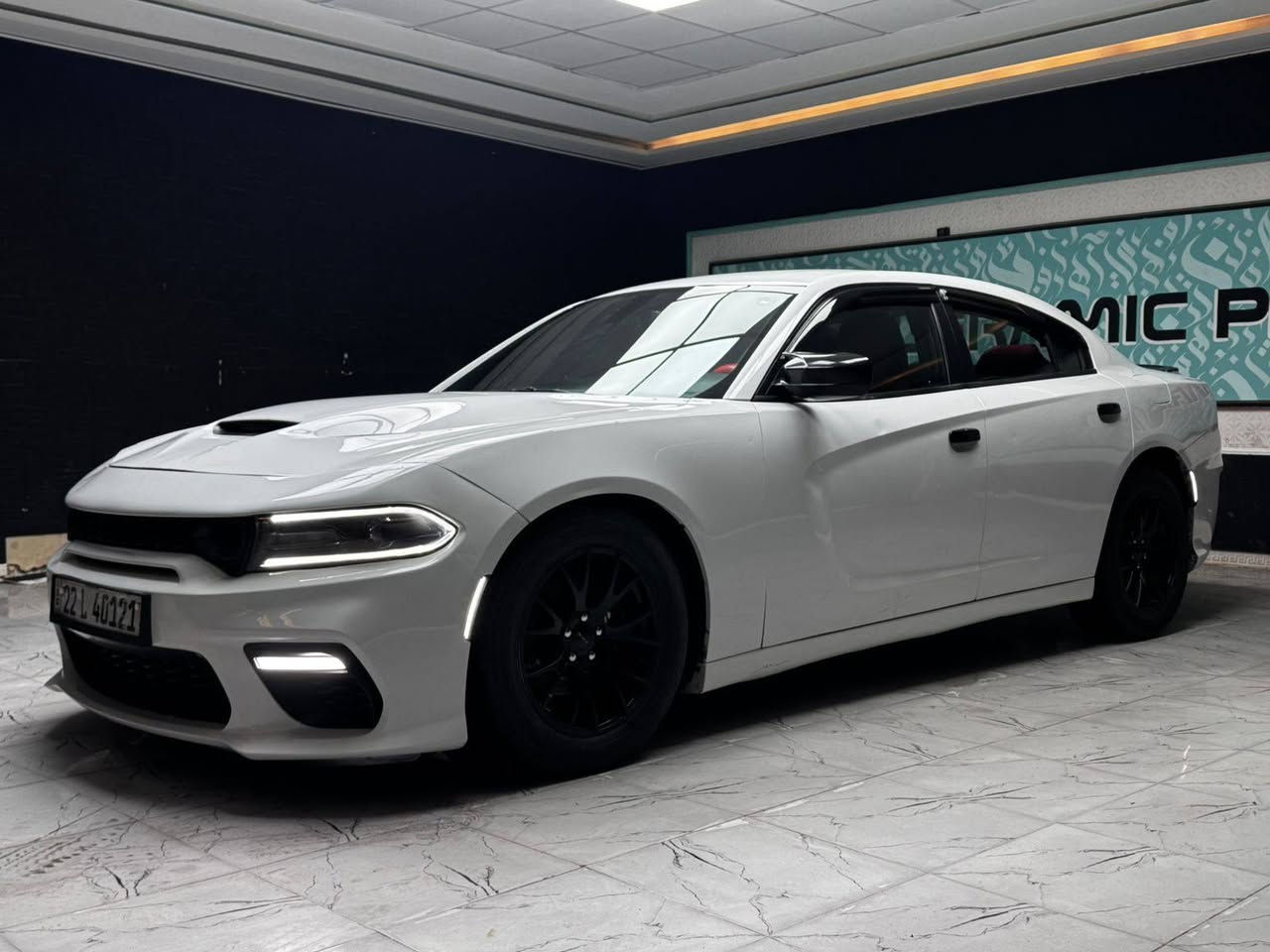 🚘 دوج جارجر 2017 للبيع رقم شمالي (اربيل) 🚘
المواصفات العامة:

النوع: دوج جارجر (Dodge Charger)

الموديل: 2017

المحرك: [اكتب حجم المحرك: 6 سلندر 3600 

اللون الخارجي: [ابيض]

حالة السيارة والاضافات:

الوضع الميكانيكي: محرك، كير، وتبريد بحالة ممتازة جداً (شرط الفحص).

الهيكل : [اربع قطع صبغ بيبان بدون دواخل بنيد محدث]

المواصفات الداخلية: شاشة كبيرة، كاميرا خلفية، بصمة تشغيل وبصمة أبواب، مثبت سرعة، تحكم ستيرن. حساس اطارات كشن كهربائي .

السعر:

السعر المطلوب: [145 $] (قابل للتفاوض البسيط للجادين).

مكان التواجد (المعاينة): [كربلاء].

📞 للتواصل والاستفسار:
يرجى الاتصال على الرقم: [***********] أو المراسلة عبر الواتساب مباشرة.

(السيارة جاهزة من كل النواحي وما تحتاج أي مصاريف، تنقل ملكية مباشرة).
