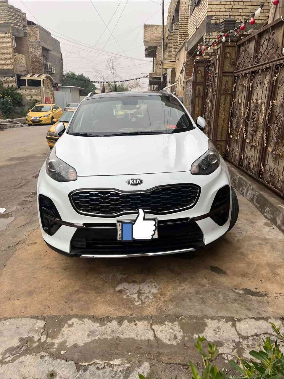 سلام عليكم
سبورتج جي تي لاين موديل 2020 خليجي 
رقم بغداد سنويه ورقم  جديد 
ماشيه 91 كم جديده جدا السياره 
—————————
مواصفات فول 1/1 
بصمه تشغيل وابواب 
تشغيل عن بعد 
بنوراما 
كشنات جلد وكهرباء 
سايد بريك بصمه 
صندوك كهربائي
اوتو هولد 
درايف مود 
نضام نزول منحدرات 
شاشه ابل كار بلي 
اريل نفكيشن 
ستيرن حرف D
كامره خلفيه دواره 
حساسات امامي خلفي 
شفتات ستيرن 
كروس سرعه 
لد امامي خلفي 
بروجكتر رباعي 
شباك خليه 
ويل حجم 19 
ترحيب يدات ومري 
________ 
باقي مواصفات جي تي لاين معروفه 
مكان السياره بغداد سعر 200 وبيه مجال
 مكاني بغداد مدينه الصدر ***********
