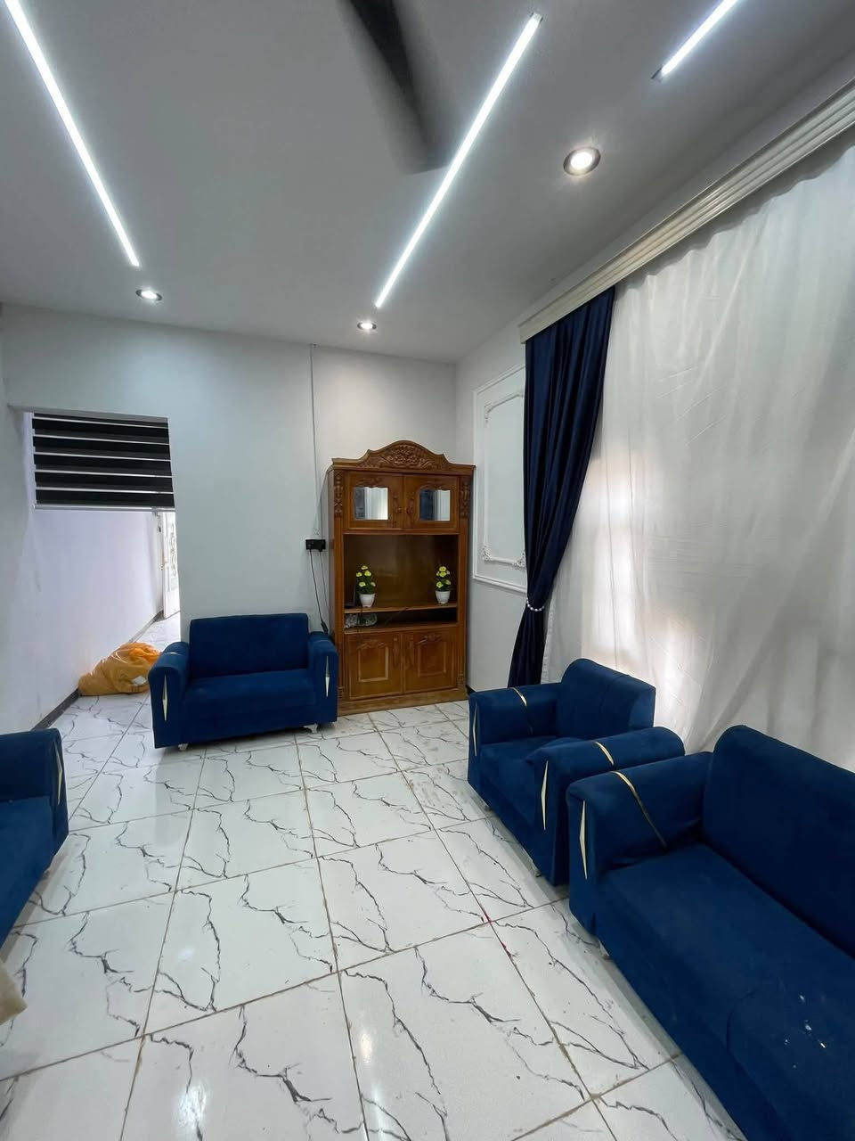 ميز • صاج ثقيل • نضيف