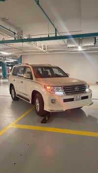 لاندكروز VXR • ٢٠١١ • محرك V8