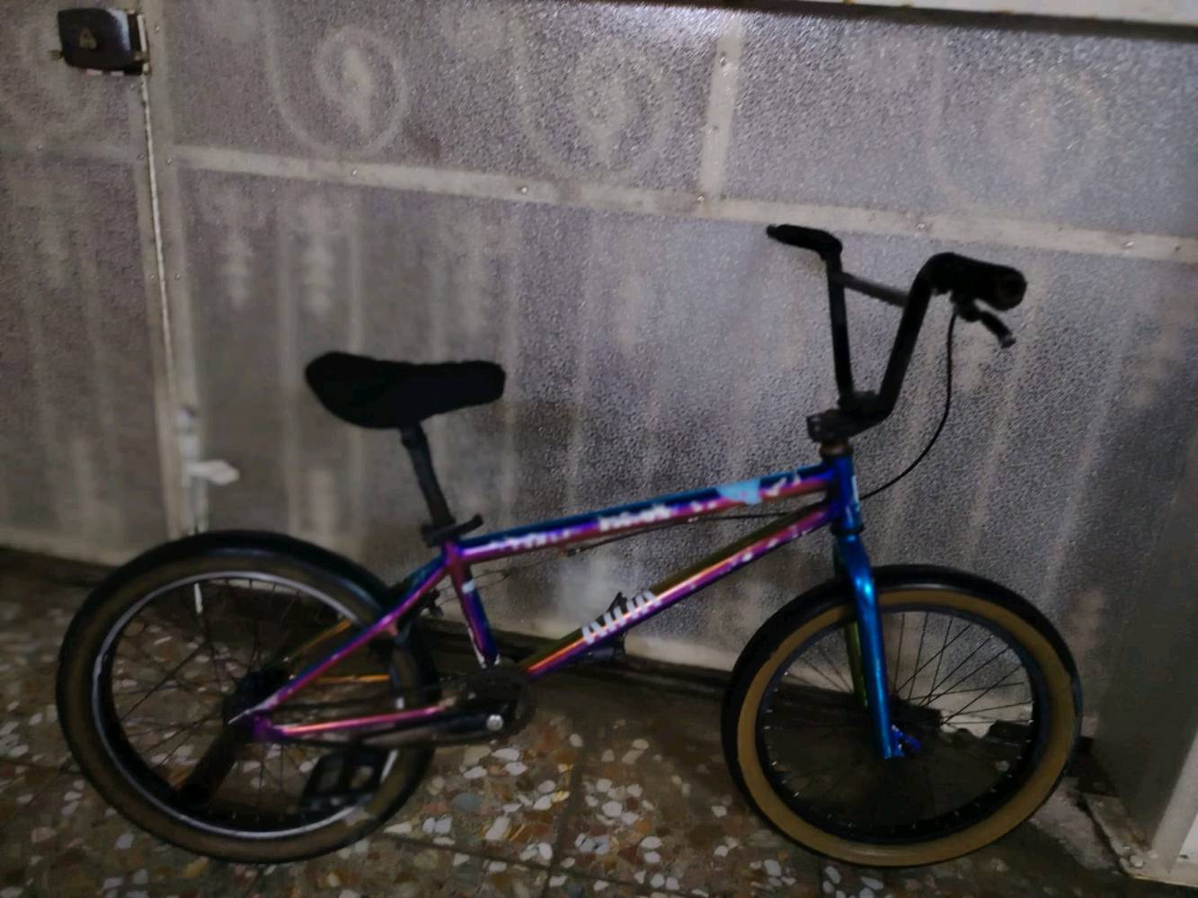 بايسكل BMX سبع ألوان

مكاني بغداد سيديه الضباط
