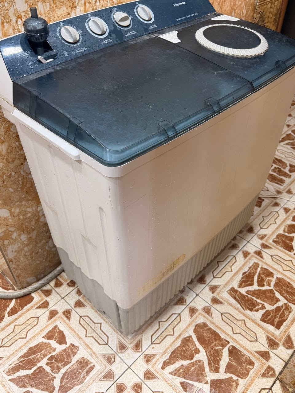 غسالة للبيع 
فقط التنشيف عاطل 

***********
