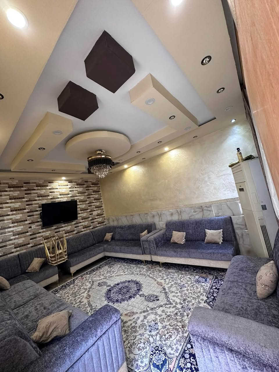 مكانة قطاع ٥٥ • ١٤٤م • ٥ غرف