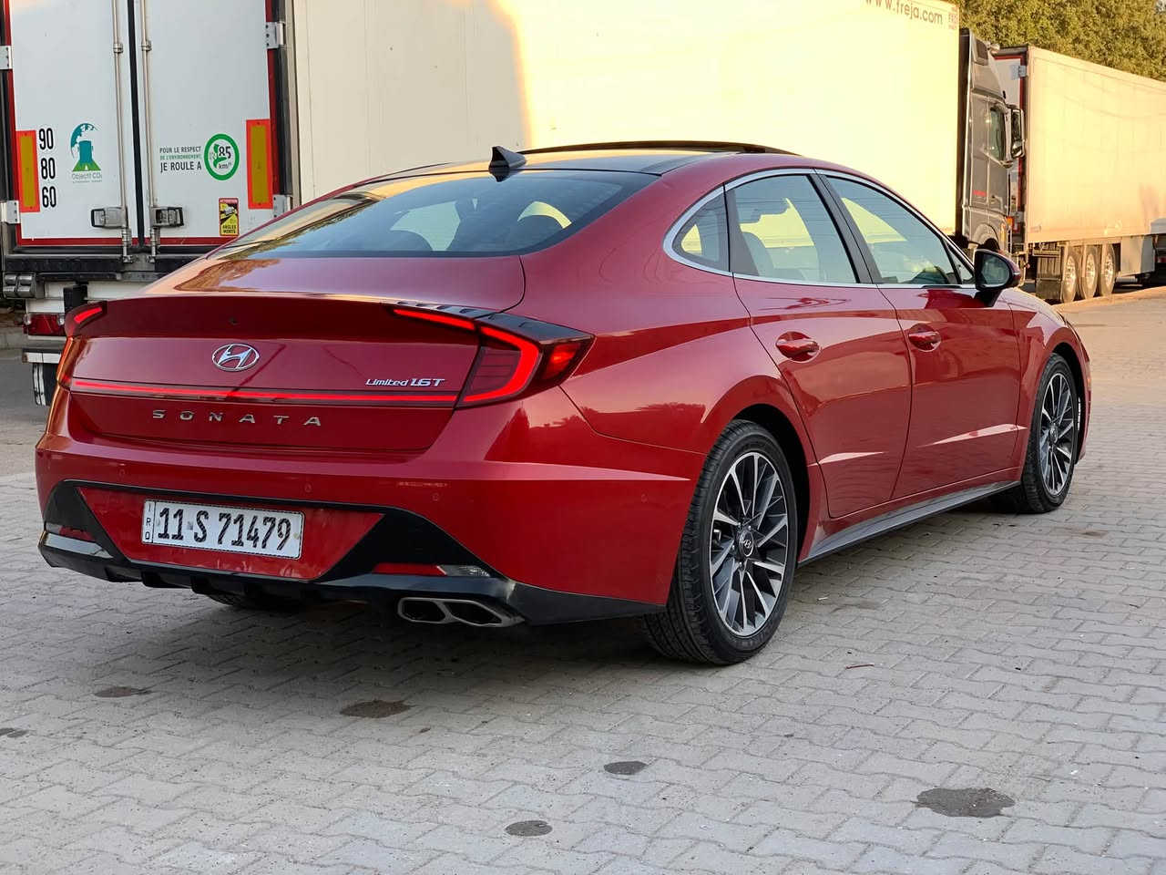 سوناتا 2020   السعر 158 بيها مجال جدا بسيط

اعلى فئه المواصفات للاخير شنو بالك 
مراوس بكورلا ترهم 
محرك 16 تيربو طياره 
ماشيه 90 كيلو
ب اسمي شخصيا
بيها اربع قطع خلفيه صبغ بدون بجم بدون صفاح
مكاني بغداد الجديده 
***********
