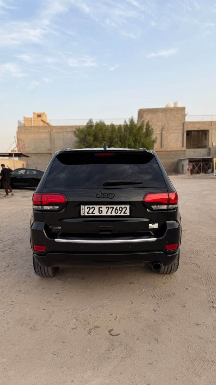 جيب شيروكي مديل 2021 بلاك توب 

موصفات السياره
ماشيه 91 
فتحه
رادرات جانبيه 
حساس خلفي 
رادار امامي 
توقف ذاتي 
ستيرن تدفئه 
نضام ECO
مانع انزلاق
جنطة كهرباء 
ويل كب كروم اسود 
كشنات جلد +شاوما 
تدفئة تبريد بلكشنات 
شاشة كبيرة
تبريد قطعتين 
سستم صوت كامل 
تشغيل عن بعد 
بصمة ابواب 
مري جانبيه هيتر 
كامره خلفيه دواره 

حادث بنيد وجاملغ اليمنة مبدلات وبيهاا بارد على كد شبر باب السايق وباب الوره هم بي بارد على كد هم شبر 
السياره جديده وما ماشيه هواي ومكينه وكير مكفولات حداديه جديده فور ويل السياره ما بيهاا نقص 
السياره بأسم ولد راعيهاا بل العماره تريد وكاله يسوي تريد مداوم ماكو مشكله 
سعر السياره: 205 ورقه ***********

