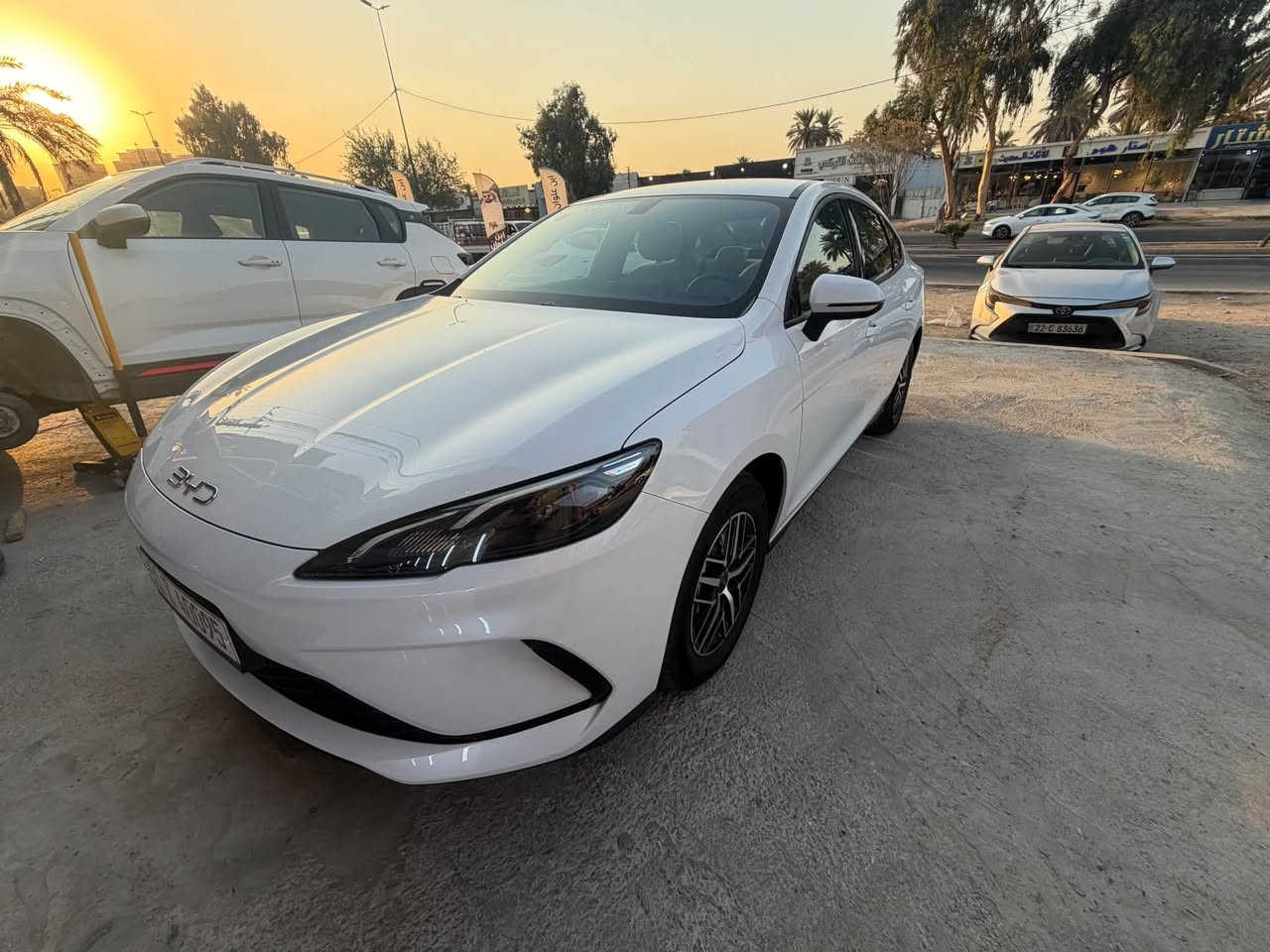 السلام عليكم BYD سيل 5 ماشيه 15700  
كفاله من التعديل وصبغ السياره بسمي تحويل ثاني يوم
رقم حلو بغداد 
السعر  21650 
مع شاحنه بدون ايرث وشاحنه اصليه
مكاني السياره 
بغداد السيديه قرب الجسر الجادريه
اي استفسار على الرقم التالي 
***********
