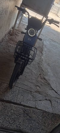 للبيع دراجه شحن ار 5 كلهه شغاله للستفسار 07885725245 تصل وتدلل