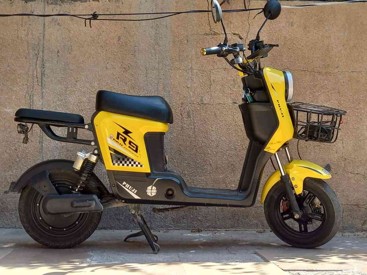 دراجة R9نظيفة جدا بطاريات نوع (ونلي) قبل اسبوع مشتريه السعر ٤٧٥ الف للاستفسار الاتصال على الرقم ***********
