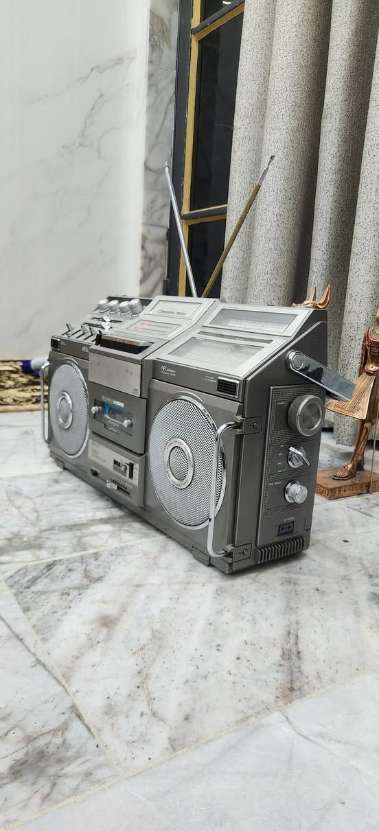 للبيع ***********. سعر ٢٠٠ بي مجال
