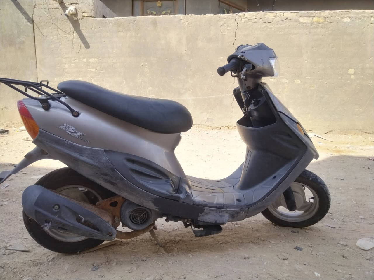 بيجي للبيع دراجه ناعمه شرطط ومابيه اي نقص جاهزه من كلشي باتري جديد تايرات ثنين جدد لايت جديد كهربائيات كله شغاله مكينه عشرطط معدل وناعمه  دراجه (مفتوحه)  سعر 325 بيه مجال بسيط شراي تعال شوفه وتشلع عيوني لا تعاملني بالخاص صوره اذا موواضحات مخلي وياهن فيديو لا تجي تكلي دزلي صوره  مامتواجد ع الفيس هاذه رقمي مكاني السماوه حي نفط
***********
