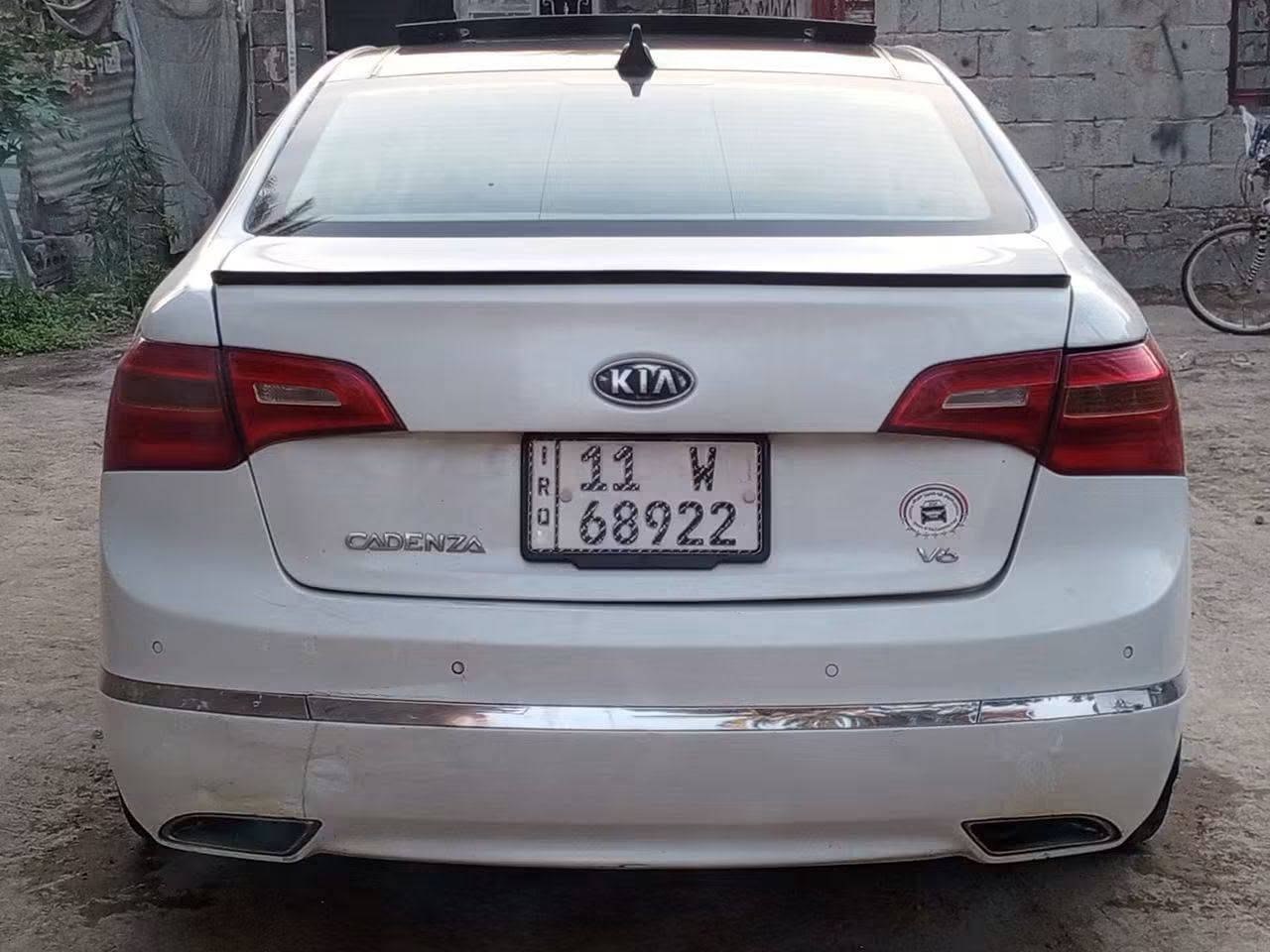 2011 خليجي رقم بغداد انكليزي هزه جديده
السياره متجايه تعميرتها كلش حلوه
محرك 3500    6 سلندر ما بي اي شي خير من الله
كير ما بي شي
تبريد ثلج
كامره
 حساسات
بانوراما
سياره جاهزة
السعر 75
بيع فقط نقد  بدون مراوس
***********
مكاني كربلاء

نص مكتوب في الصور:
- 134257134