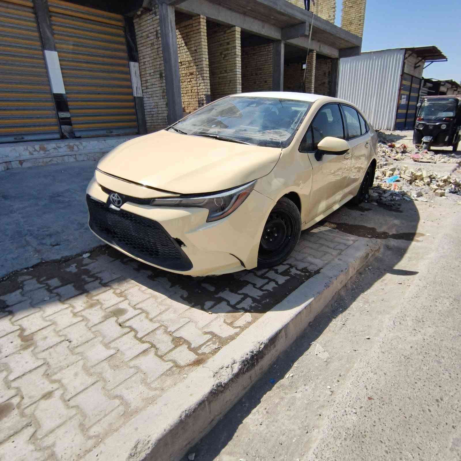 سياره كورولا موديل 21 للبيع سعره 120 وبيها مجال للطيبين مال معوقين 2027 تتداور وارد امريكي ***********
