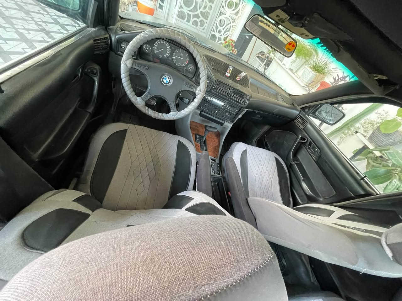 سلام عليكم  للبيع  او مراوس ب بطه بي ام 530 رقم دولي تحويل وكاله شرط محرك كير شرط لايت زنون تايرات جدد تبريد كامله منضومه اعتقد عايزو بس قايش  كهربائياتها شغاله كلها 
الحمدلله كامله مايعوزها بس سايق زين   
السعر 30 وبيها مجال  العنوان الشرقاط 
للاستفسار الاتصال بالرقم ***********

